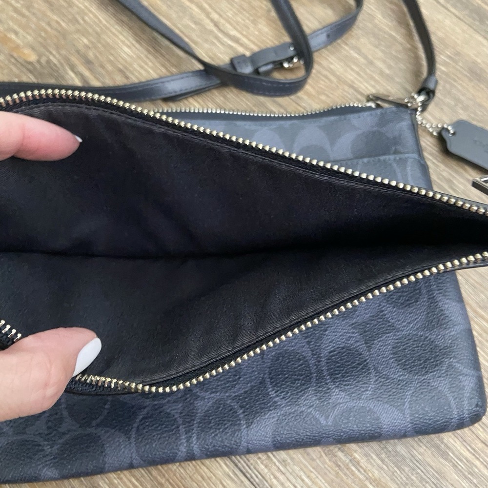 Coach Signature East West Pop Up Crossbody Bag Black Gray f29725 EUC - Picture 4 of 9